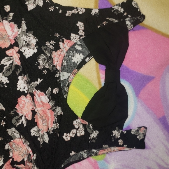 Rue21 Bow Back Tank - Picture 2 of 2